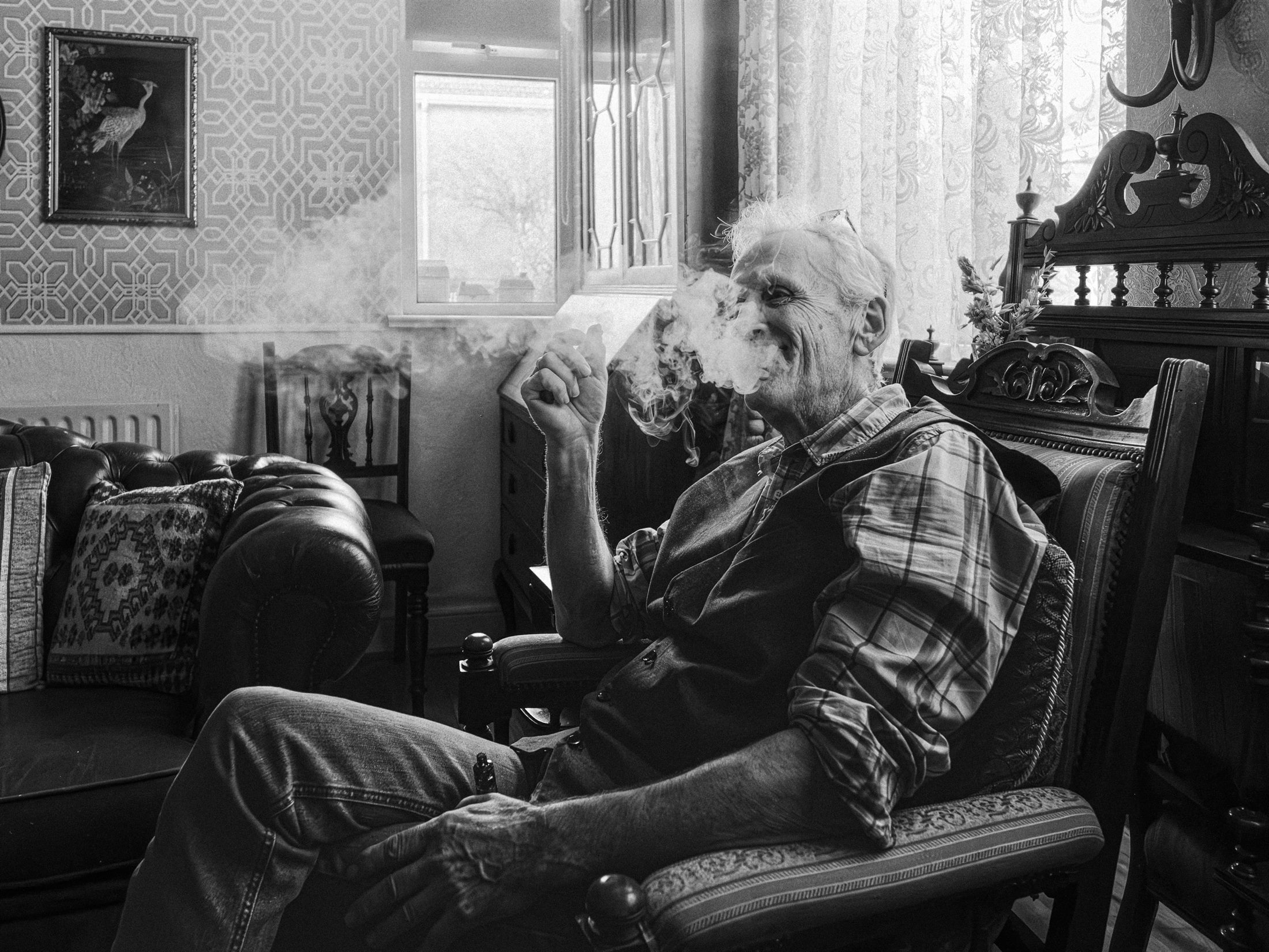 NOKAT art a warmer frame where portrait and evening atmosphere hold together..